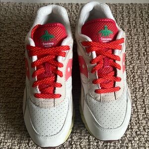 NWOT Mens Size 9 Saucony Shadow 6000 New York Cheesecake Sneakers